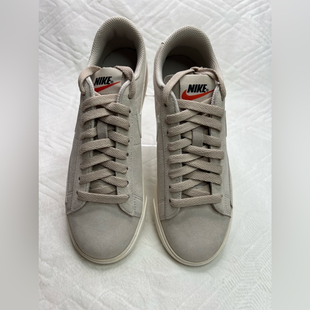 17: Womens Nike Blazer Low SD (sand / white suede) Size 6.5
